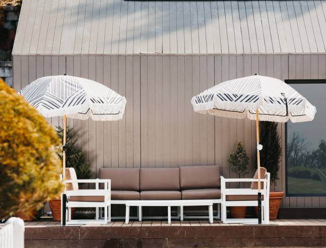 Комплект пластиковой мебели Mykonos XL белый, светло-коричневый Комплект пластиковой мебели Mykonos XL белый, светло-коричневый