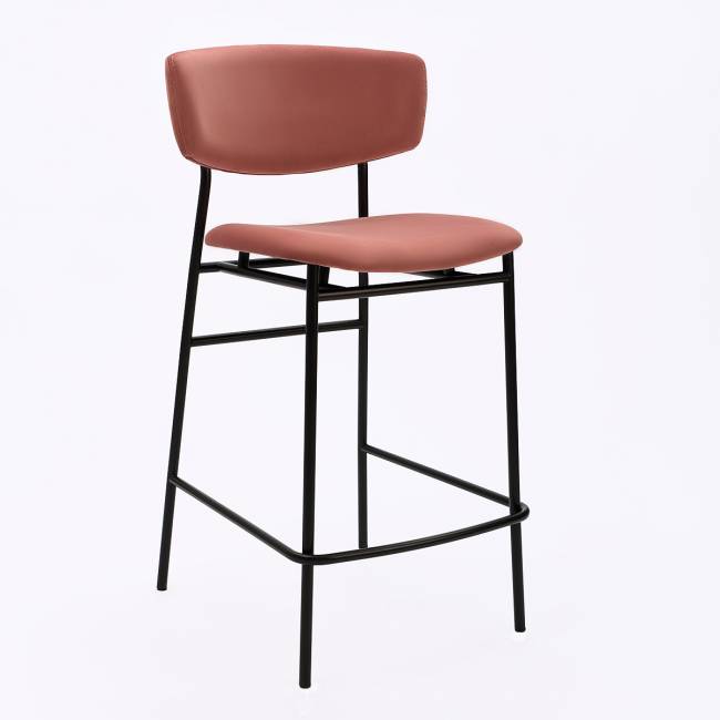 Дизайнерский полубарный стул Marko розовый, черный металл Дизайнерский полубарный стул Marko розовый, черный металл