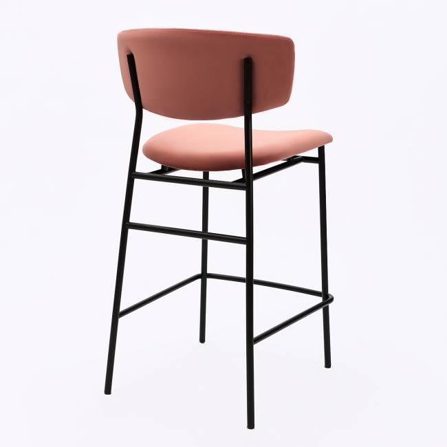 Дизайнерский полубарный стул Marko розовый, черный металл Дизайнерский полубарный стул Marko розовый, черный металл