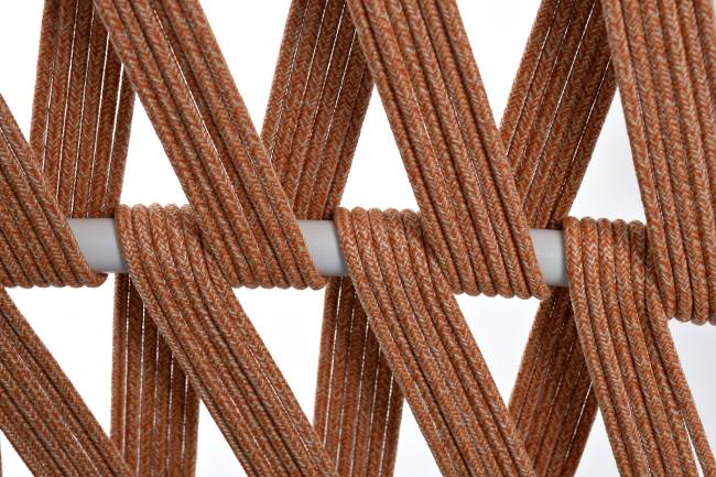 "Диего" диван 2-местный плетеный из роупа, каркас алюминий светло-серый (RAL7035) муар, роуп оранжевый меланж круглый, ткань светло-серая