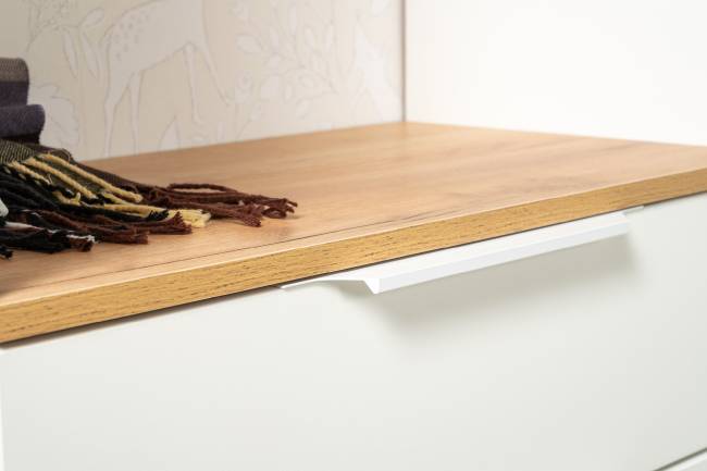 Тумба для обуви Октава 16.127 цвет белый шагрень/дуб крафт золотой Тумба для обуви Октава 16.127 цвет белый шагрень/дуб крафт золотой